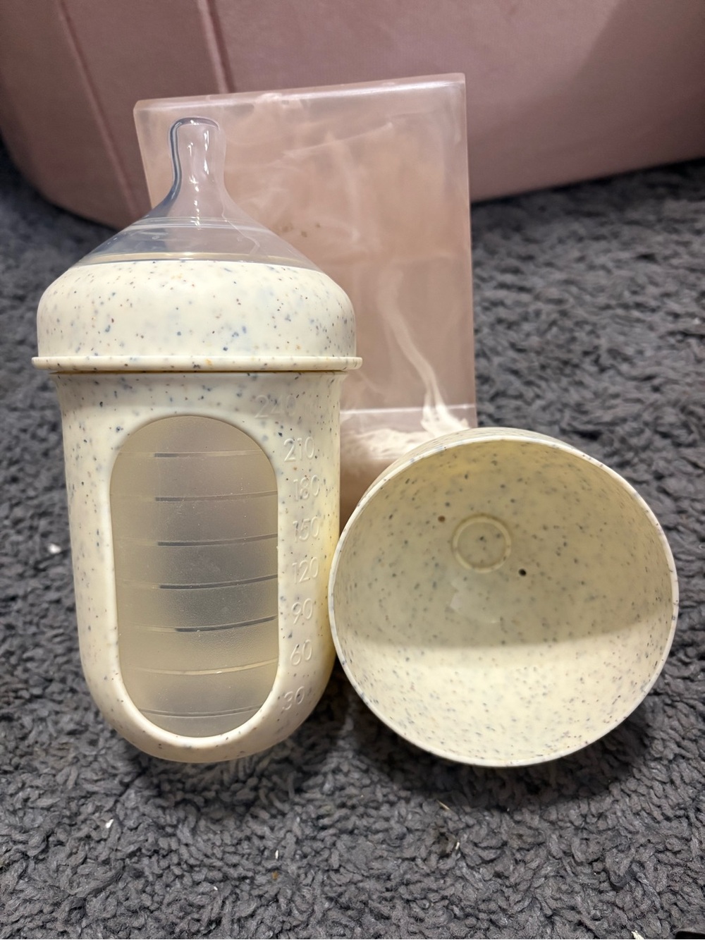 NWOT Boon 8 oz speckled bottle with a lid
